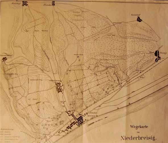 Die Ausstellungen im Museum, bei denen unter anderem auch diese Wander- und Wegkarte zu besichtigen war, waren überraschend gut besucht.  - FA -