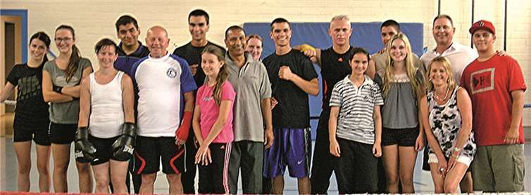 Die Austauschstudenten fanden es toll, hautnah beim Training mit dabei zu sein. privat