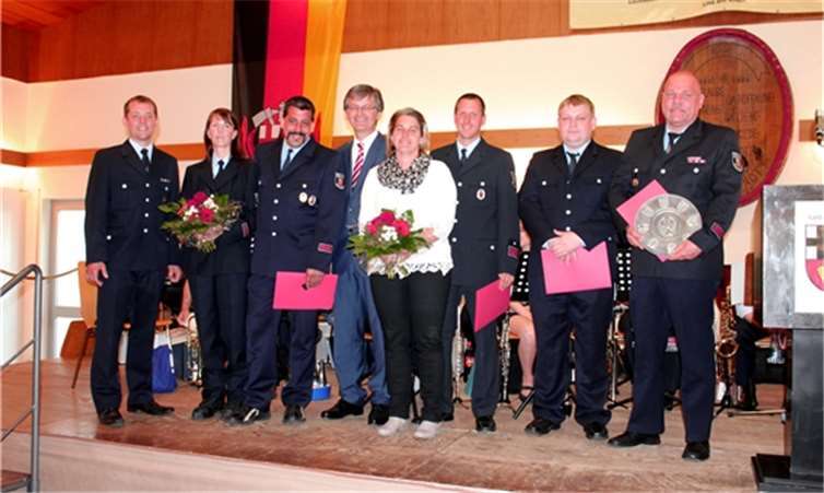 Die Auszeichnung mit dem Goldenen Feuerwehrehrenzeichen war der Höhepunkt des Linzer VG-Feuerwehrtages.