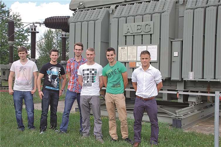 Die Auszubildenden freuen sich über die bestandenen Prüfungen (von links): Marcel Kreinberg, Kevin Ternes, Marcel Oehring, Christian Beißel, Tim Görgen und Kevin Pung.privat