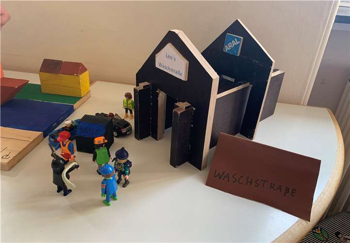 Die Autowaschanlage ist Leos Favorit.