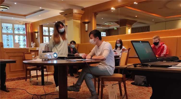 Die Azubis aus Gastronomie und Hotellerie nutzen die Zeit im Lockdown für eine Weiterbildung.Foto: Privat