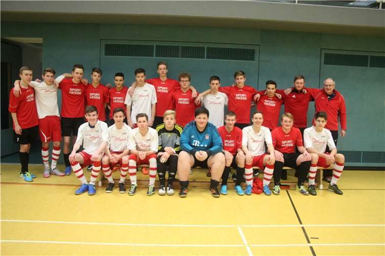 Die B-Jugend der JSG Puderbach verkaufte sich vorbildlich als gut funktionierende Gruppe . UP