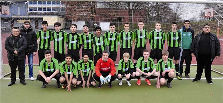 Die B-Junioren des Remagener SV in ihren neuen Trikots. Privat