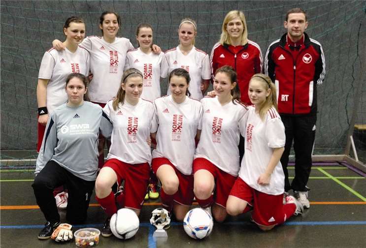 Die B-Juniorinnen können stolz auf den errungenen 2. Platz im Hallencup sein. privat