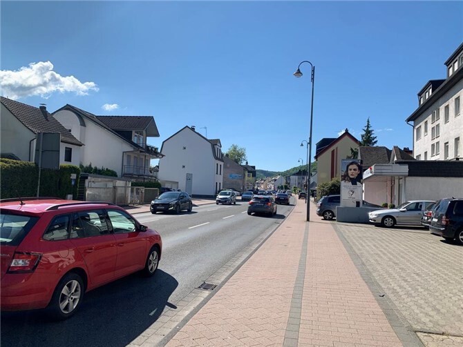 Ab 03.11.: Blitzer auf der B9 in Bad Breisig  Die B9 in Bad Breisig. Foto: ROB