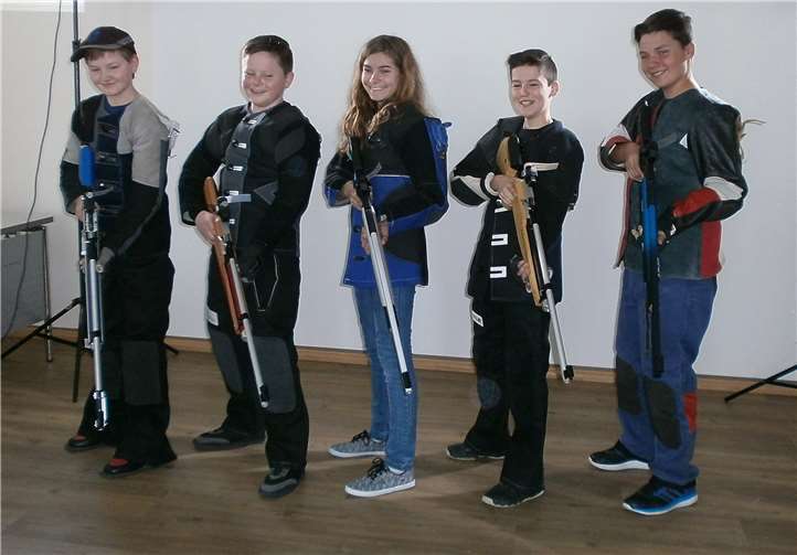 Die BSC-Schüler Marcel Jung, Leander Schmitz, Lina Friedrichs, Lars Löhr und Jonathan Greten.  privat