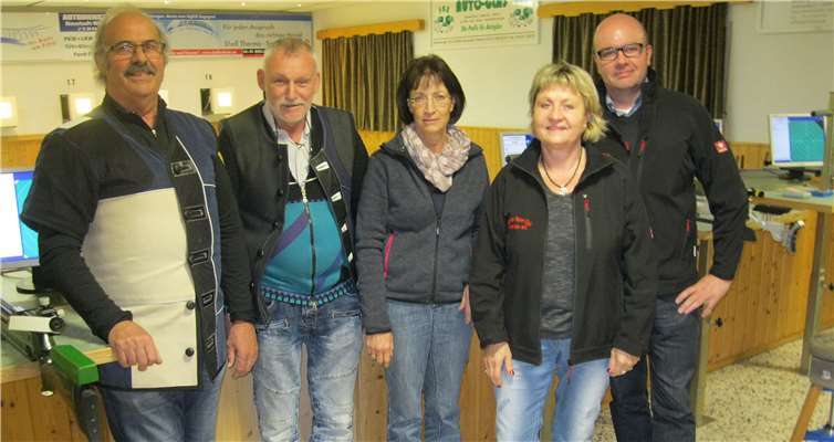 Die BSC V-Schützen: K. Brust, H. Marzi, G. Boemer, R. Marzi , HJ Marhöfer (v.l.).