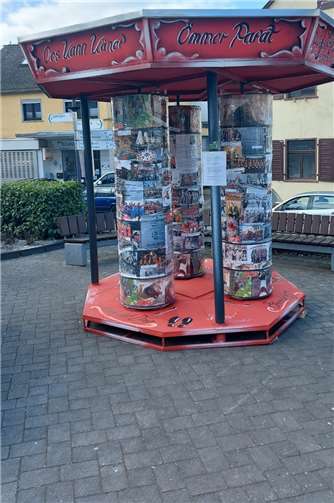 Die Baachwätz haben für die Karnevalsfreunde ein Karussell auf dem Marktplatz aufgestellt.Foto: Privat