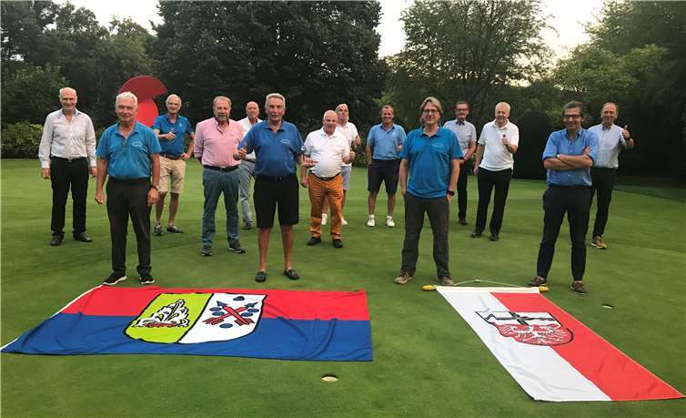 Die Bad Breisiger Golfspieler mit ihrem Teamkapitän Franz-Josef Schneider haben den Wettkampf für sich entschieden. Fotos: privat