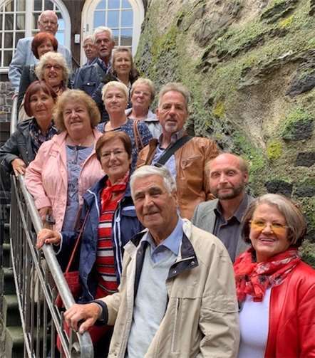 Die Bad Ems Singers auf der Genovevaburg in Mayen. Foto: privat