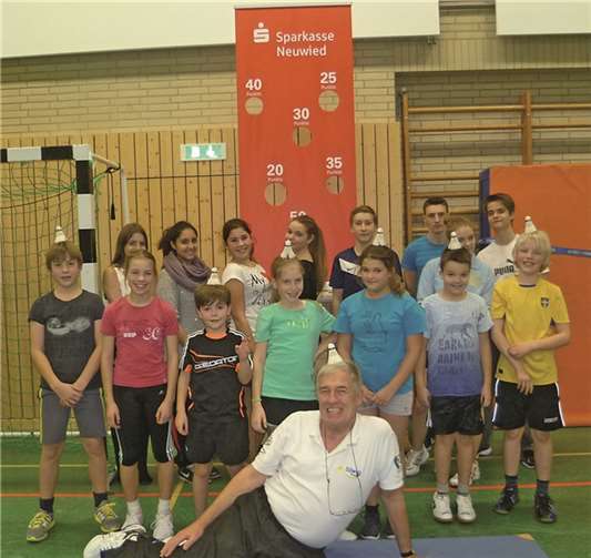 Die Badmintonjugend des SV Unkel spielte für die Taifun-Opfer auf den Philippinen.privat