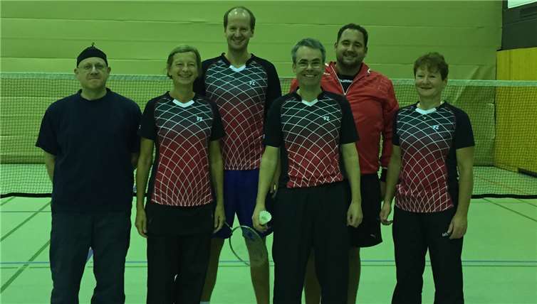 Die Badmintonmannschaft ist mit dem Saisonauftakt zufrieden.privat
