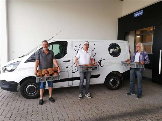 Die Bäckerei Geisen spendete 300 frische Brote.  Foto: privat