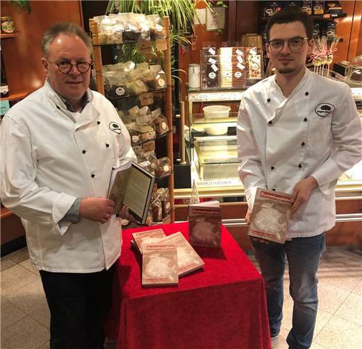 Die Bäckermeister Jürgen und Jan-Philipp Schmitz aus Ahrweiler haben ihr erstes Buch geschrieben.Foto: privat