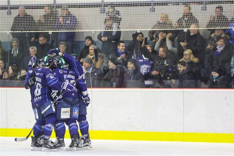 Die Bären gehen mit breiter Brust die anstehenden Aufgaben an. fischkoppMedien