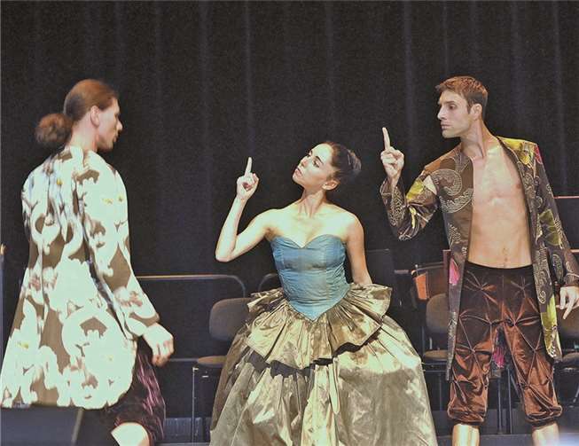 Die Balletttänzer bei ihrem ausdruckstarken Auftritt.