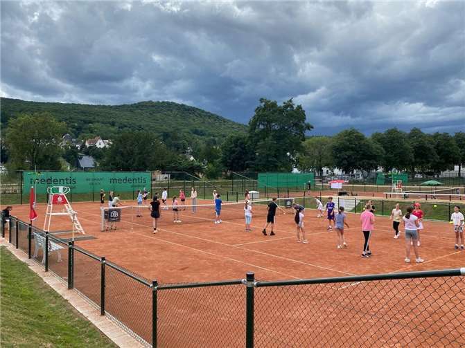 Die Ballkinder sind ein wichtiger Faktor bei der Durchführung des Turniers.  Foto: HTC, Marcus Kummer und Horst Bach