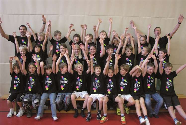 Die Ballsport orientierte Klasse 4b. privat