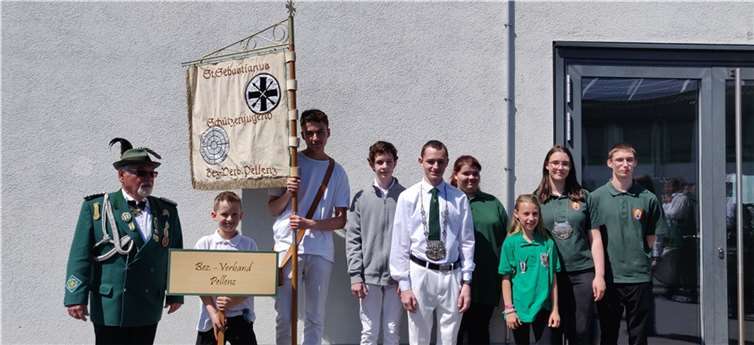 Die Bambini-, Schüler- und Jungschützen des Bezirksverbandes Pellenz beim 51. Diözesanjungschützentag in Sankt Katharinen.  Fotos: privat