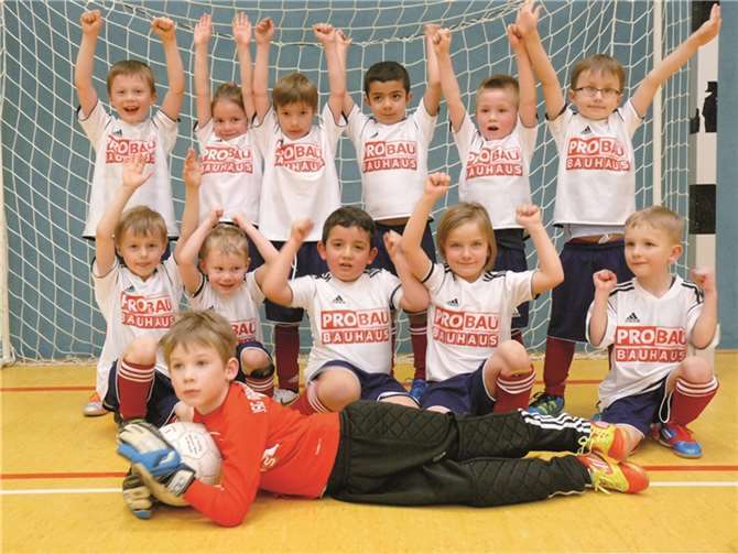 Die Bambini der JSG Marienhausen/Wienau haben Grund zum Jubeln: Beim Turnier in Puderbach triumphierten sie in der letzten Begegnung mit 5:0 über die Mannschaft des Gastgebers. privat