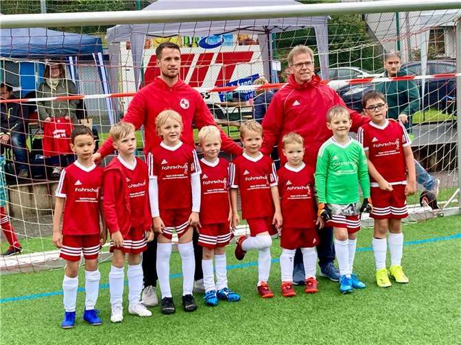 Die Bambini des FV Erpel mit ihren Trainern Michael u. Thomas Siebert.Foto: privat