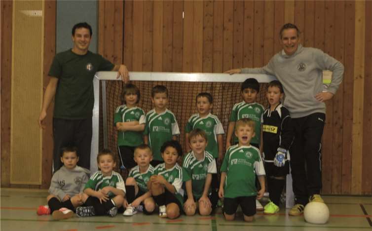 Die Bambinis des FC Alemannia Plaidt beim Treff der JSG Pellenz. privat