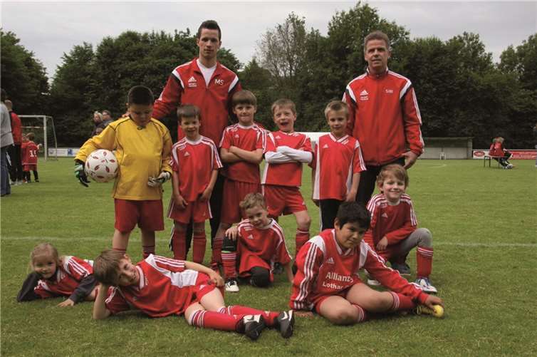 Die Bambinis des FV Rot-Weiß Erpel zeigten eine geschlossene Mannschaftsleistung.privat
