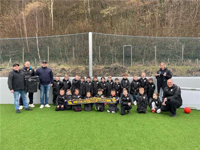 Die Bambinis im neuer Kleidung.  Foto: privat