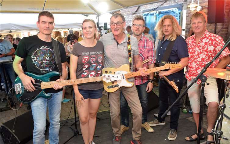 Die Band „After Midnight“ begeisterte die Rockfans im Himmeroder Hof.Foto: EICH