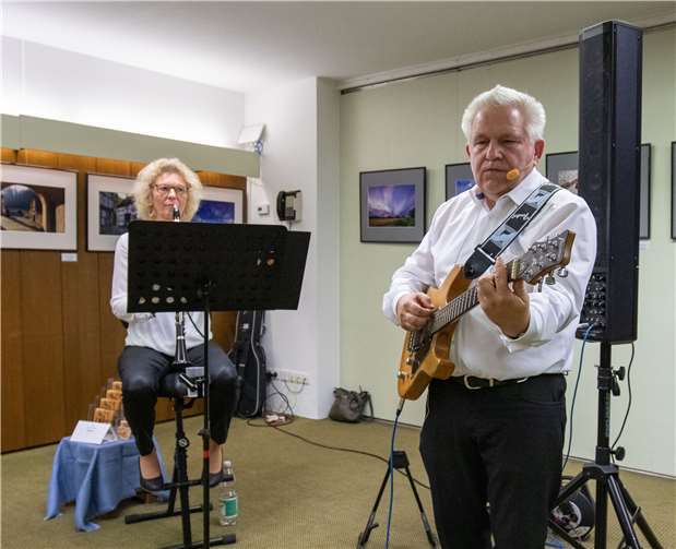 Ausstellung zum Thema „50 Jahre Wachtberg“ Die Band „Blue Moon“ spielte zur Eröffnung der Ausstellung.