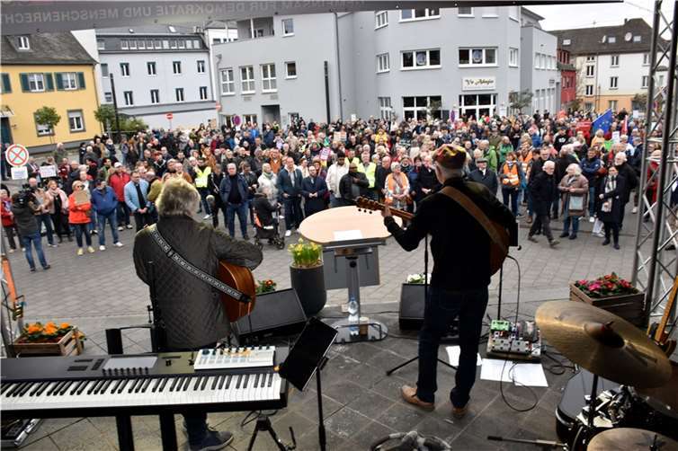 Die Band „Edelzwicker“ spielte zum Auftakt der Kundgebung.