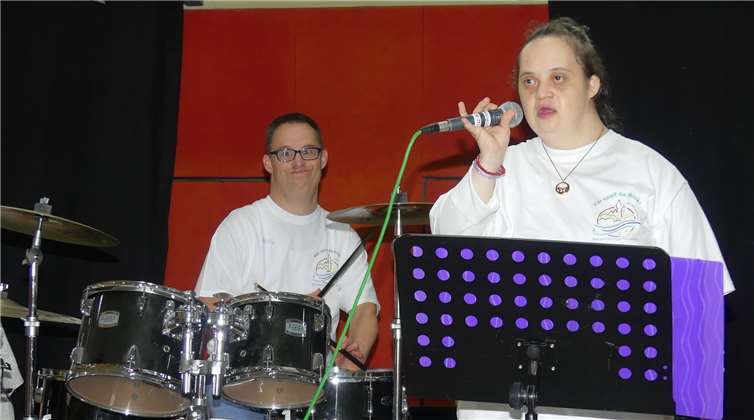 Die Band „Heartbeat“ erfreute zum Auftakt der Veranstaltung mit musikalischen Beiträgen aus eigener Feder.