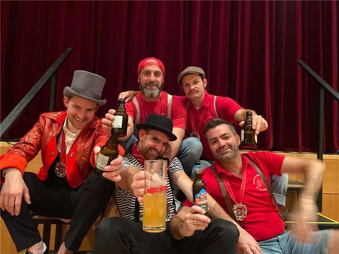 Die Band „KamelleJus“.