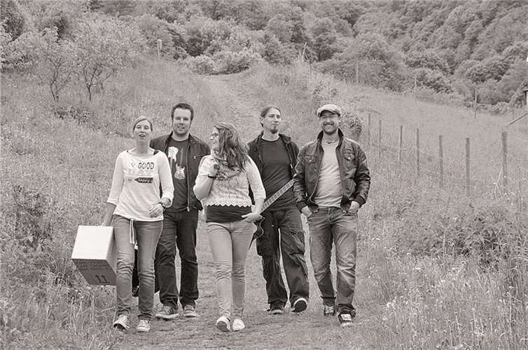 Die Band „Murphy’s Law“ aus Cochem bietet Akustik-Cover-Rock, bei dem für jeden Musikgeschmack etwas dabei ist. privat