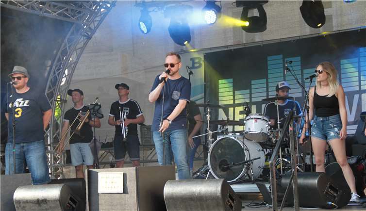 Die Band Neun.Live sorgte für die passende Musik.