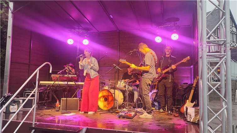 Die Band „ONE“ sorgte für richtig gute Stimmung.  Fotos: privat