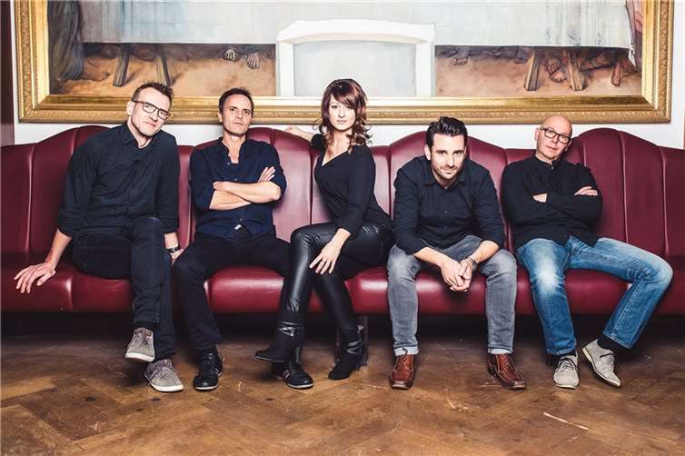 Die Band „One“ tritt am 22. Juni bei den Summer Beats auf dem Marktplatz in Mayen auf.  Foto: One