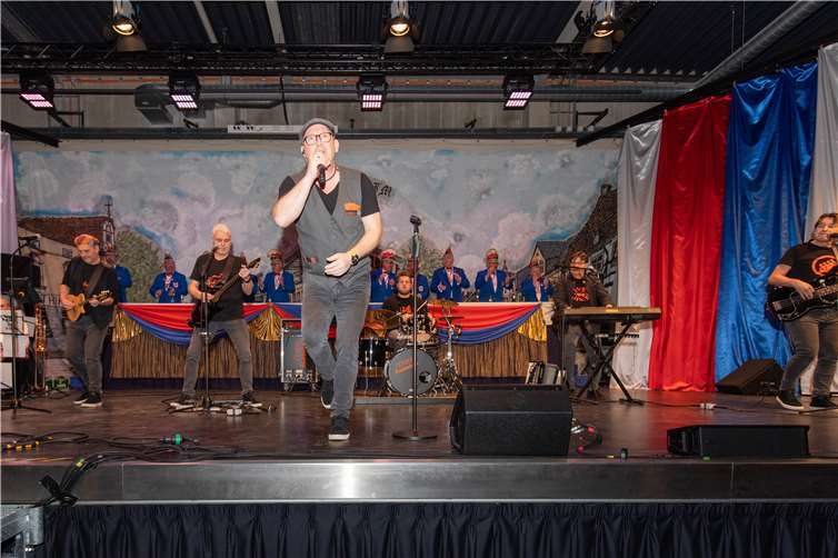 Die Band „Puddelrüh“ sorgte für Stimmung in der Halle.