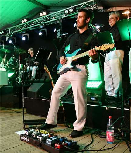 Die Band brachte den authentischen Sound von Udo Jürgens auf die Bühne. Foto: