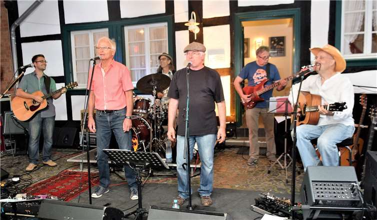 Die Band und ihr Repertoire kam beim Publikum gut an.Foto: -EICH-