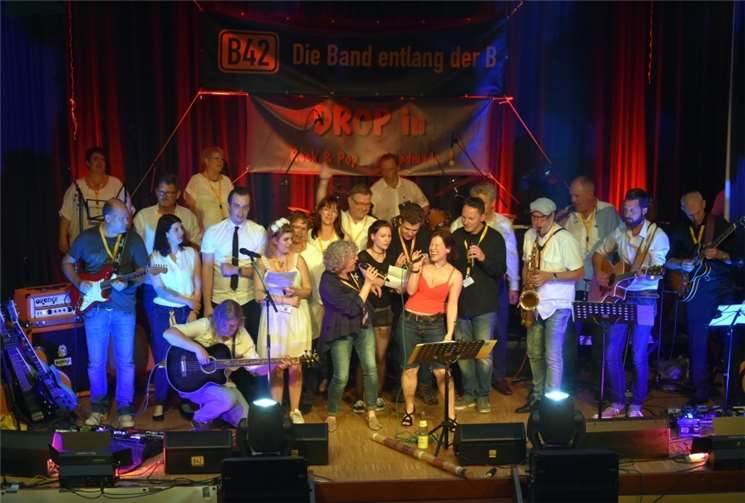 Die Bands beim Abschlusslied.Privat