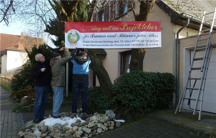 Die „Banner- Monteure“ bei der Arbeit. privat