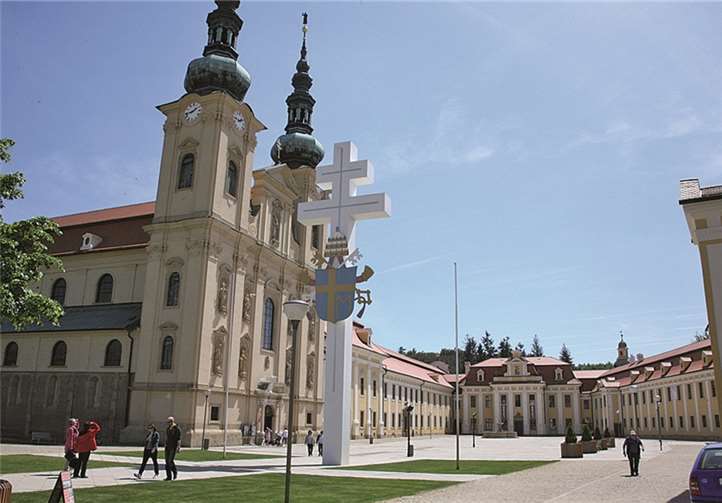 Unbekannte kulturelle Schätze sorgten für staunende Gesichter Die Basilika Maria Himmelfahrt und das Zisterzienserkloster machten Velehrad als Wallfahrtsort weit über die Grenzen Tschechiens bekannt.