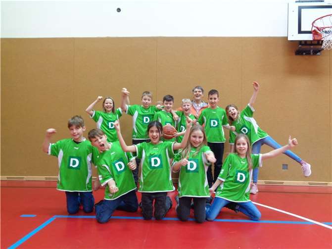 Die Basketball-Mannschaft der Grundschule Pfarrer-Bechtel aus Mendig. Foto: privat