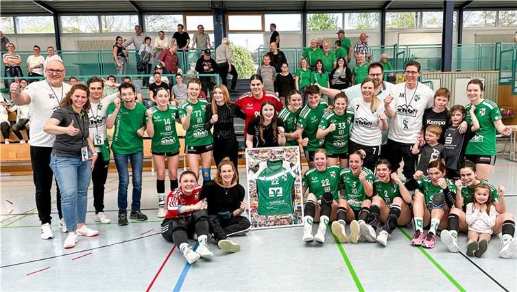 Die Bassenheimer Damen wollten den heimischen Zuschauern und besonders der scheidenden Spielführerin Christina Henn einen erfolgreichen Saisonabschluss bieten. Dies gelang mit einem, am Ende klaren 39:31 (18:14)-Heimsieg. Foto: privat