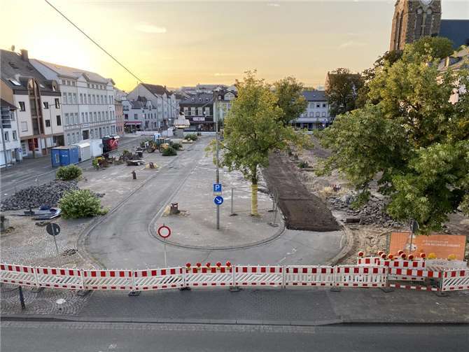 Die Bauarbeiten auf dem Marktplatz dauerten Monate an. Foto: Hermann Spix