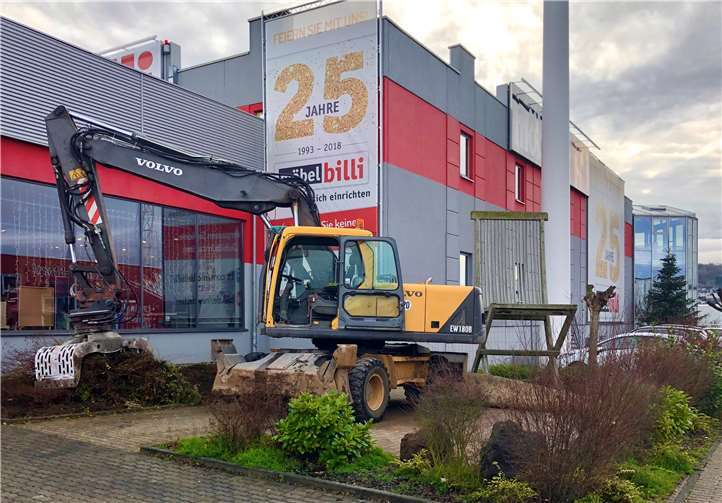 Die Bauarbeiten sind in vollem Gange.Quellen: billi & friends Wohnkaufhaus GmbH