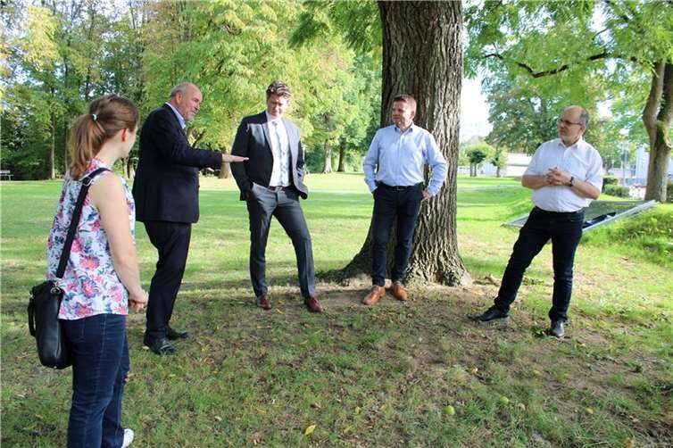 Die Bauarbeiten zur Errichtung des Hochwasserschutzwall in der Swistbachaue, die vor gut sieben Monaten begonnen hatten, wurden kürzlich erfolgreich abgeschlossen.