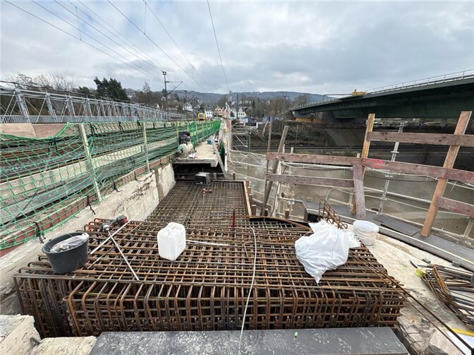 Die Baumaßnahme an der Horchheimer Eisenbahnbrücke verläuft nach aktuellem Zeitplan.